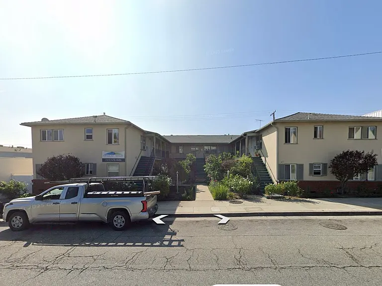 811 S Glenoaks Blvd #M — Photo 13