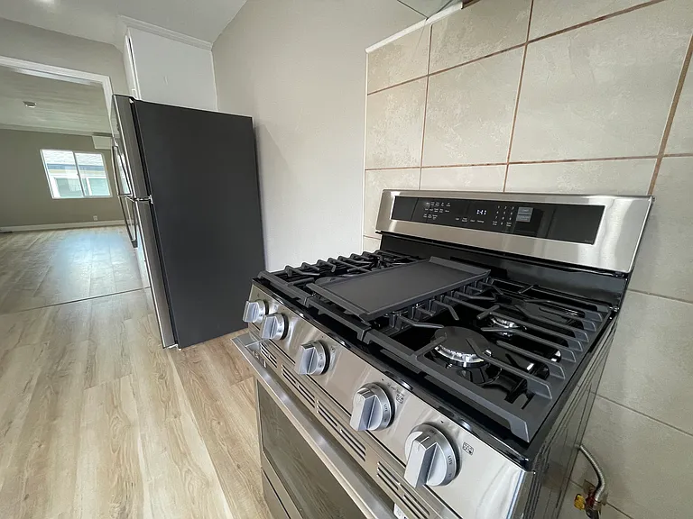 10231 Woodworth Ave #6 — Photo 9