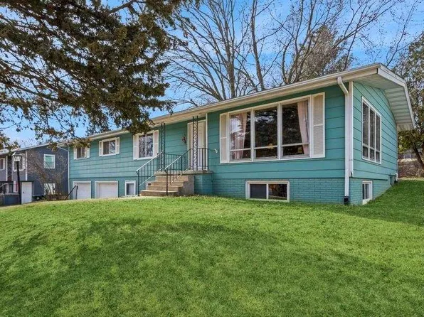 133 Shrader Rd, Iowa City, IA 52245