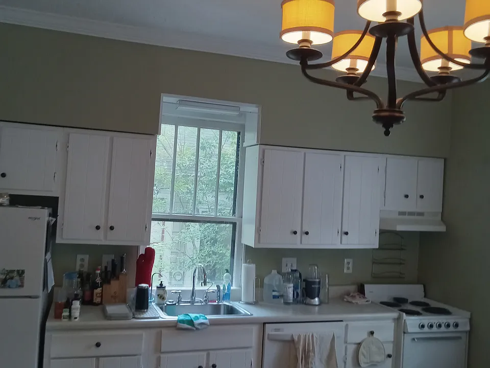 Kitchen & dining room