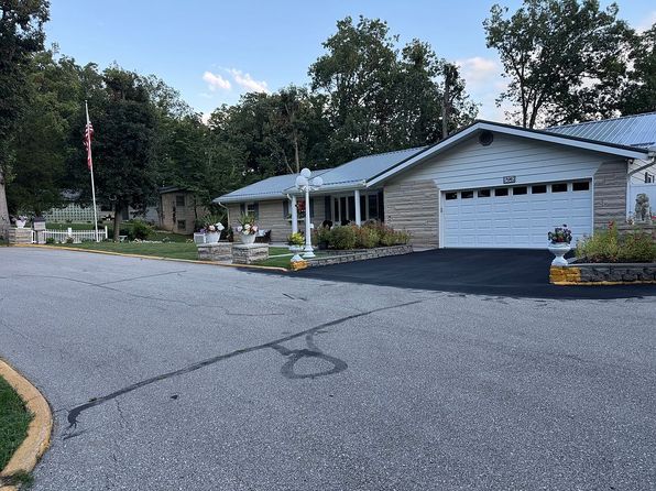 130 Woodhill Dr