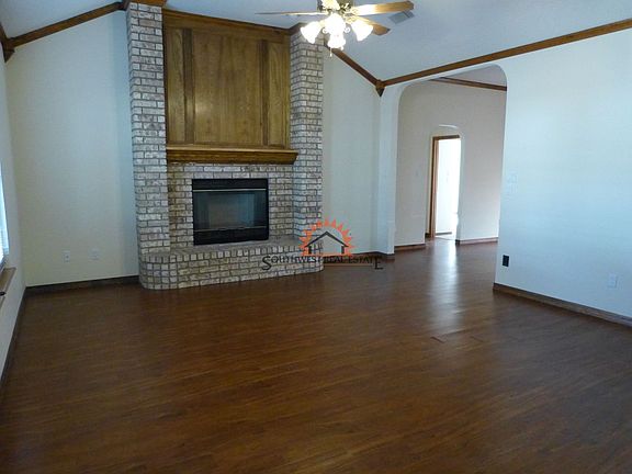 3rd image of 417 Chanticleer Pl