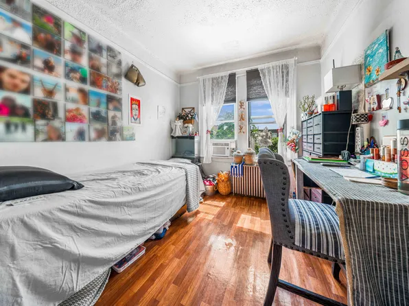 30-77 42nd Street image 10 of 27