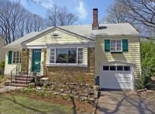 42 Chestnut Hill Pl, Glen Ridge, NJ 07028