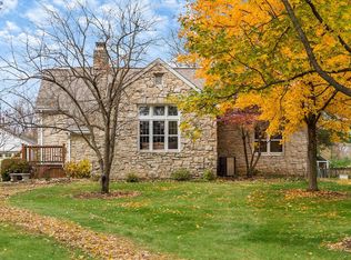 8175 Sawmill Rd, Powell, OH 43065