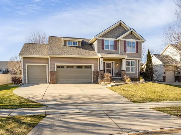 381 Liberty Park Dr, Oregon, WI 53575