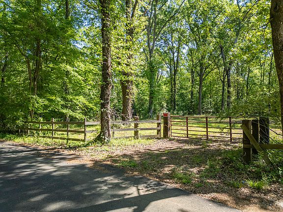 2nd image of 776 Moores Creek Rd