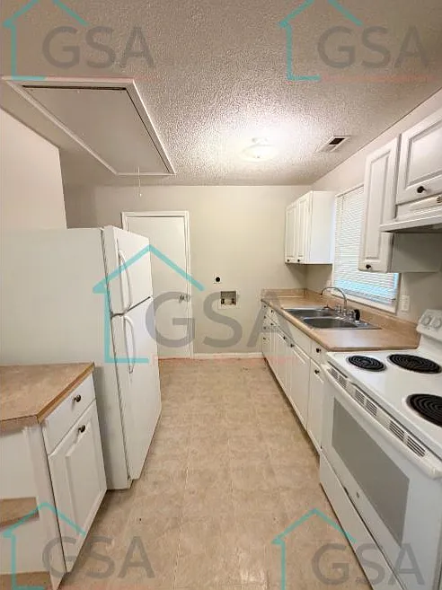 2 bed, $1,000 — Photo 1