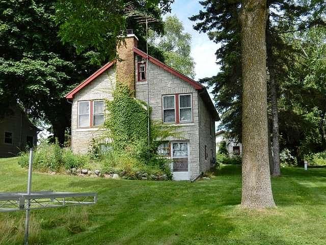 1st image of 3502 Lake Dr