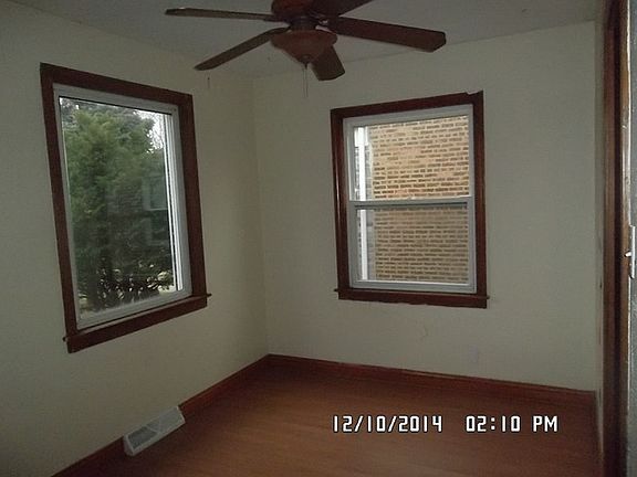 3rd image of 10940 S Avenue D