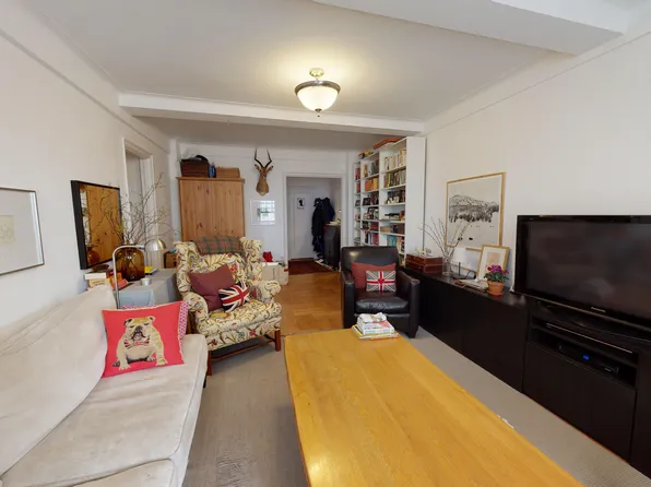 114 West 86th Street image 1 of 12