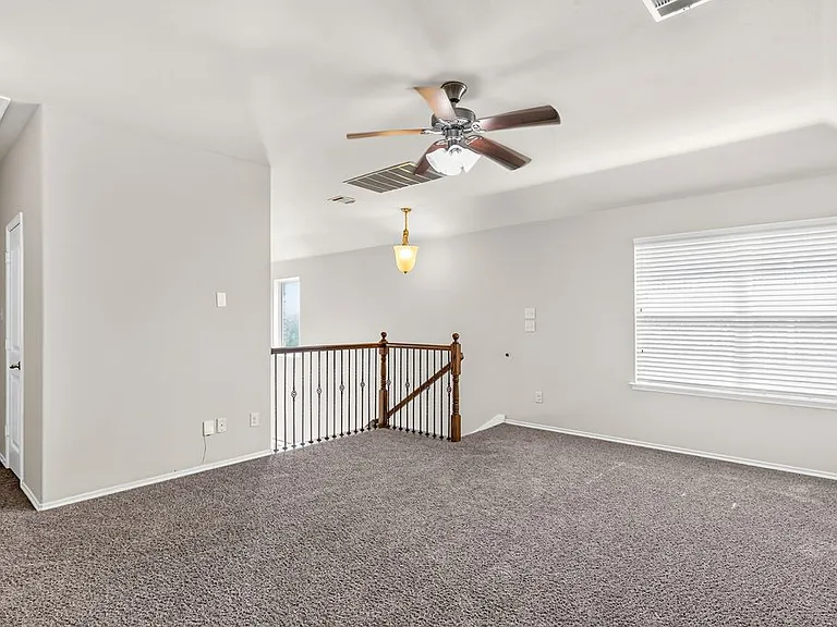 9813 Moccasin Creek Ln — Photo 23