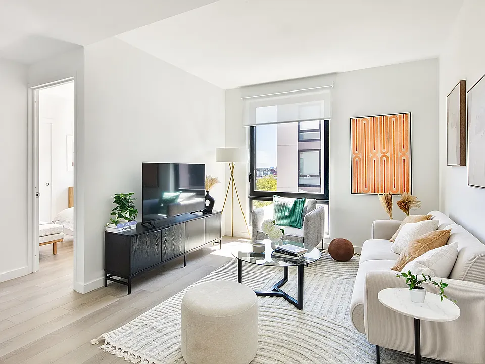 72-01 Queens Blvd #1128