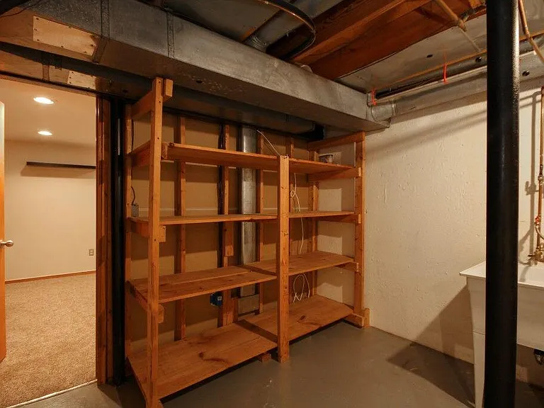 345 Clark St — Photo 21
