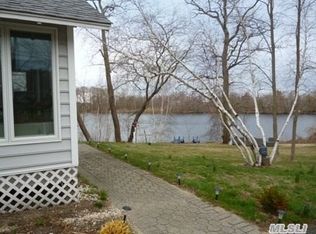 28 Marions Ln, Northport, NY 11768