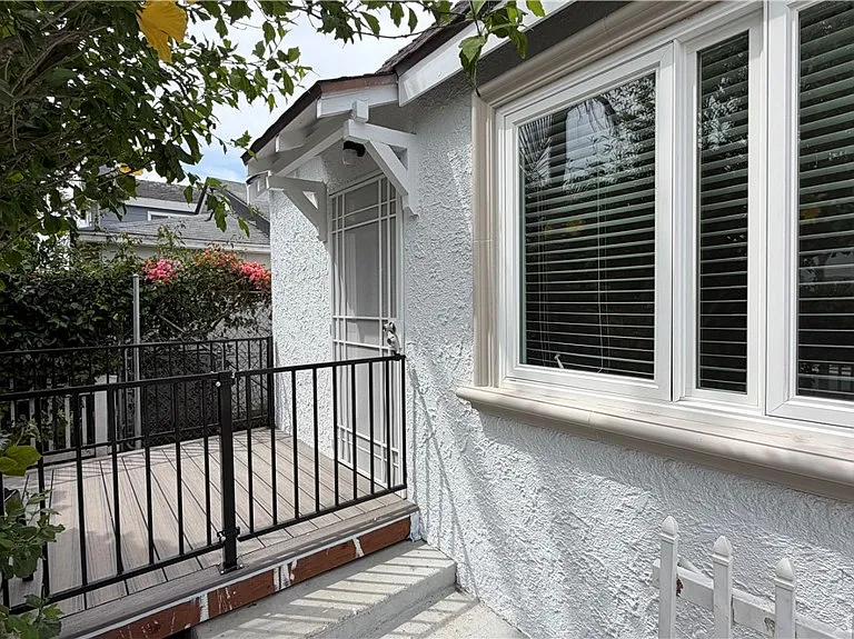 4721 162nd St — Photo 3