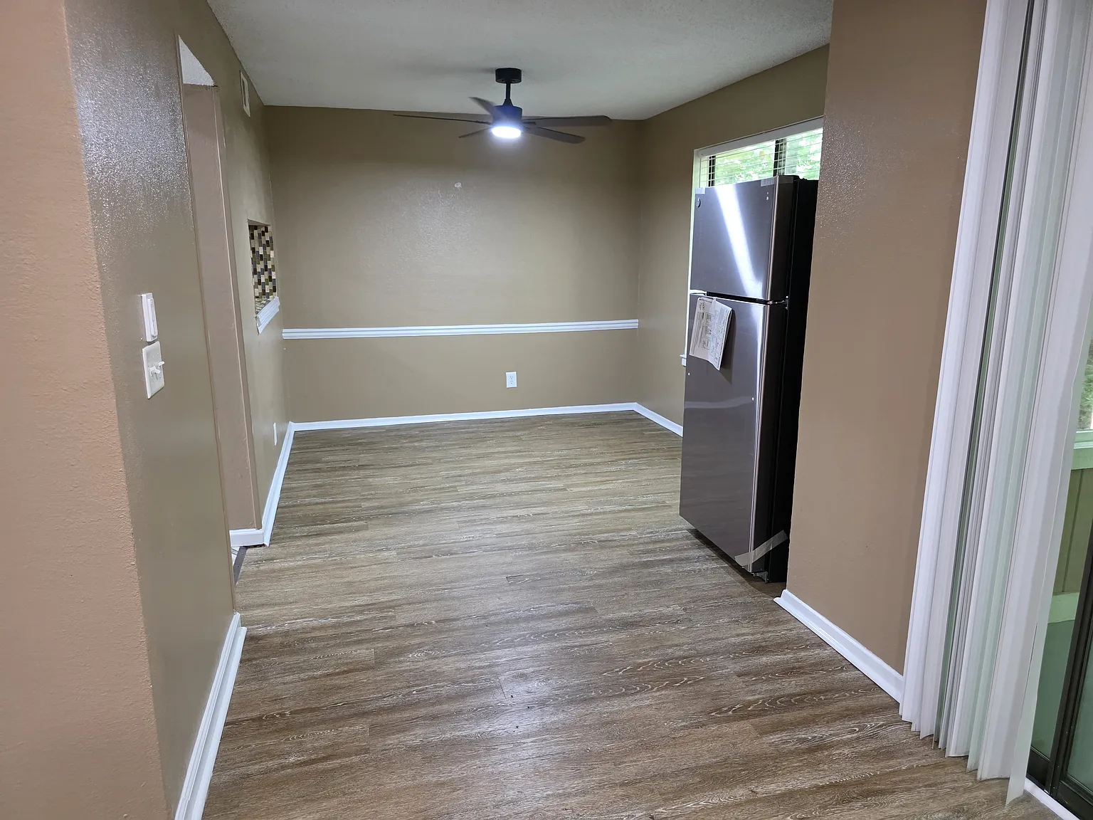 712 Seasons Pkwy — Photo 3