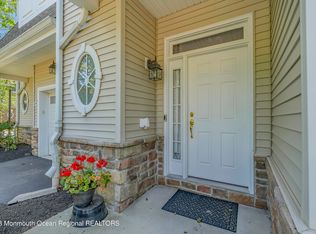 6 Ocean Breeze Ct, Manahawkin, NJ 08050