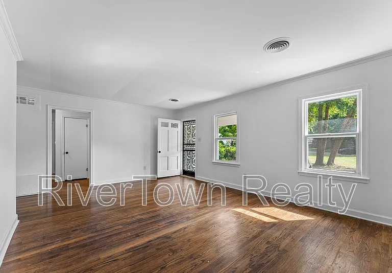 810 Indian Dr — Photo 5