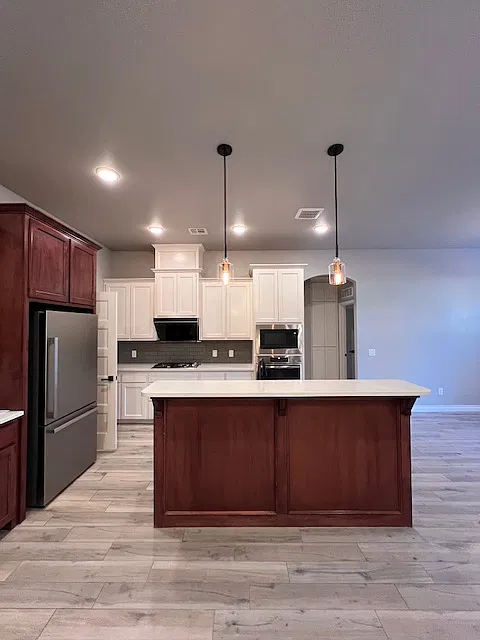 3 bed, 1872 sqft, $2,350 — Photo 4