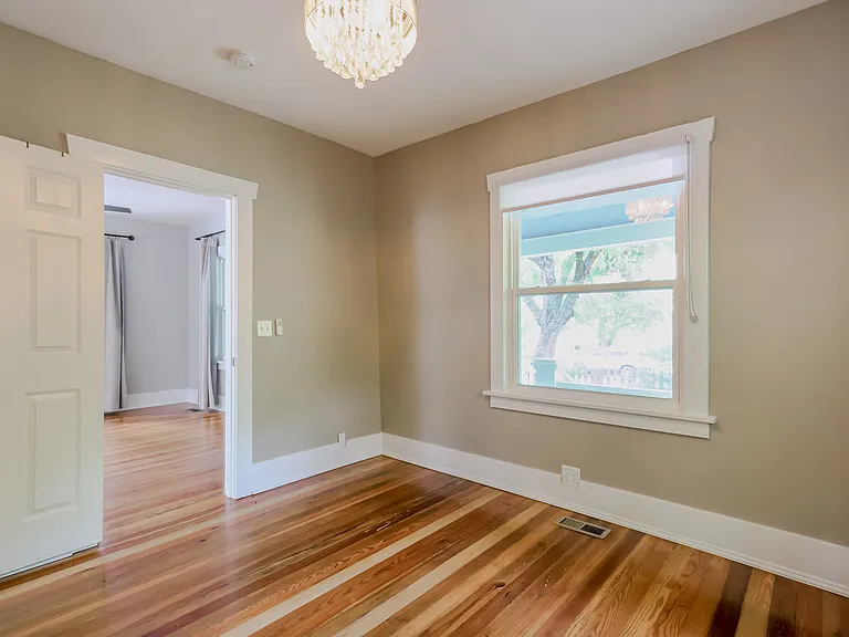 1128 New York St — Photo 13