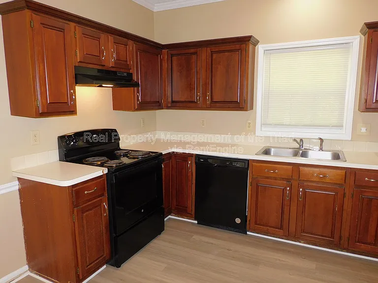 7185 Avenbury Cir — Photo 7