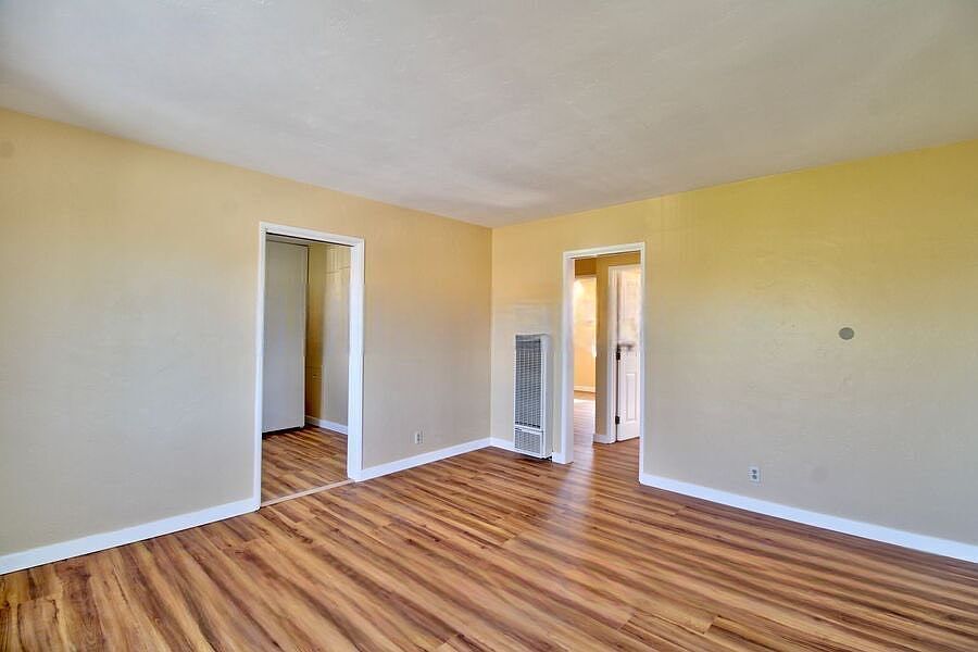 1st image of 2417 Meade Ave