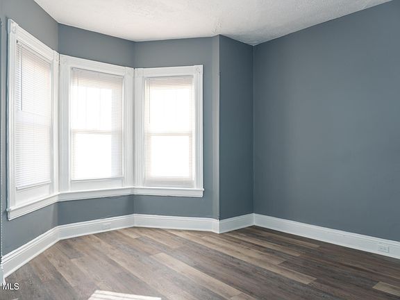 5th image of 205 Victory Avenue