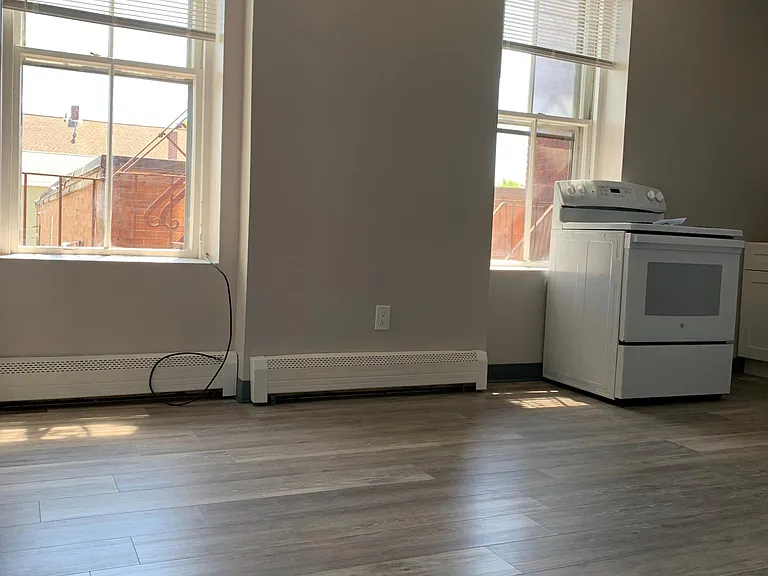 32 Chestnut St #27 — Photo 5