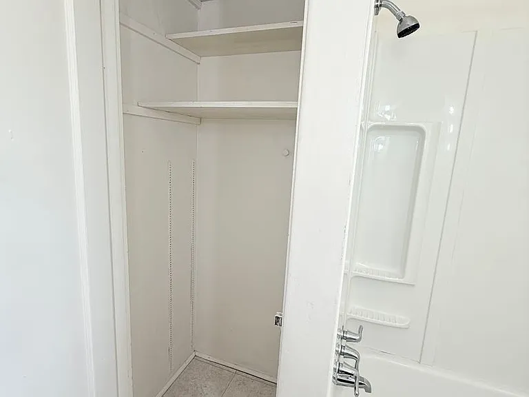 4534 The Cedars — Photo 12