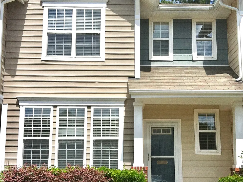 413 Colwick Ln