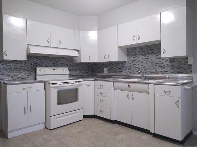 1st image of 5338 Sanders Dr