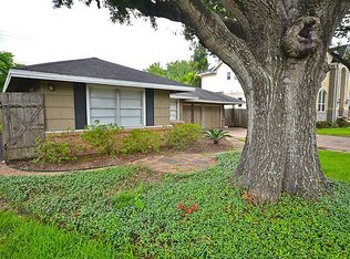 5103 Maple St, Bellaire, TX 77401