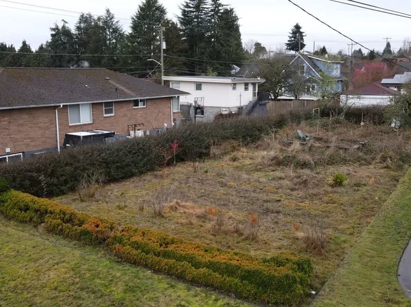 8209 Densmore Avenue, Seattle, WA 98103