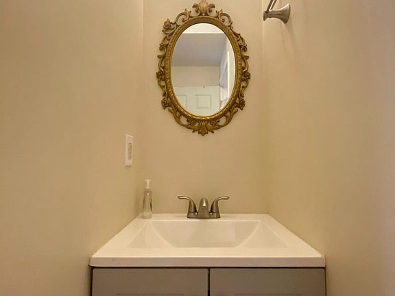 5th image of 1619 S 16th St #1B1B