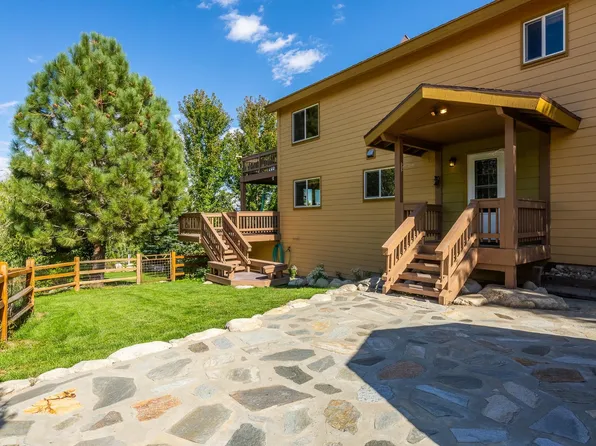 831 Juniper Dr, Crowley Lake, CA 93546
