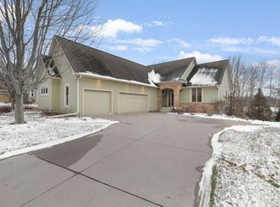 46 Osprey Ct, North Oaks, MN 55127