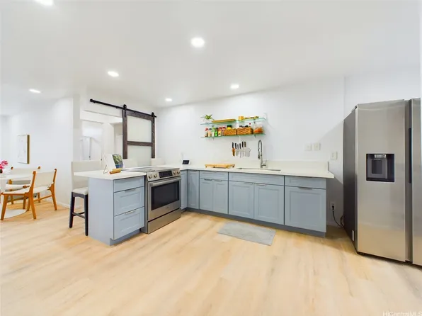 46-078 Emepela Pl APT B205, Kaneohe, HI 96744
