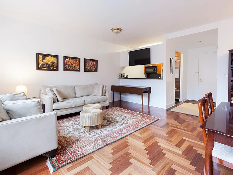 220 Riverside Blvd #6U — Photo 3