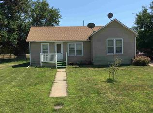 209 E 4th St, Axtell, NE 68924