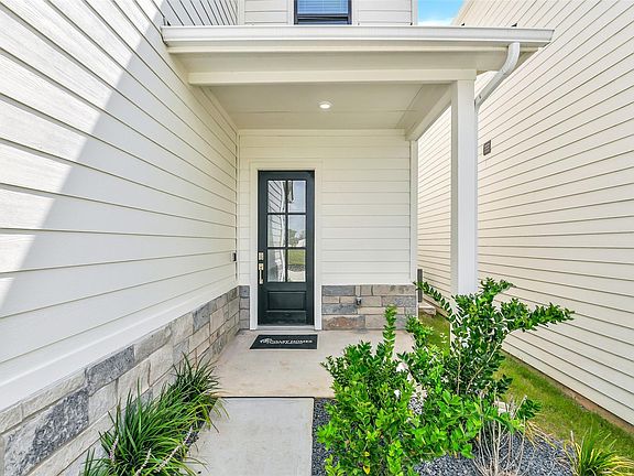 3rd image of 356 Summer Place Dr