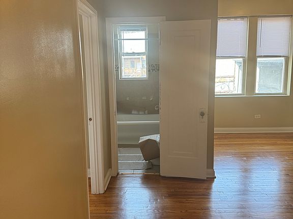 5th image of 1550 N Parkside Ave #305