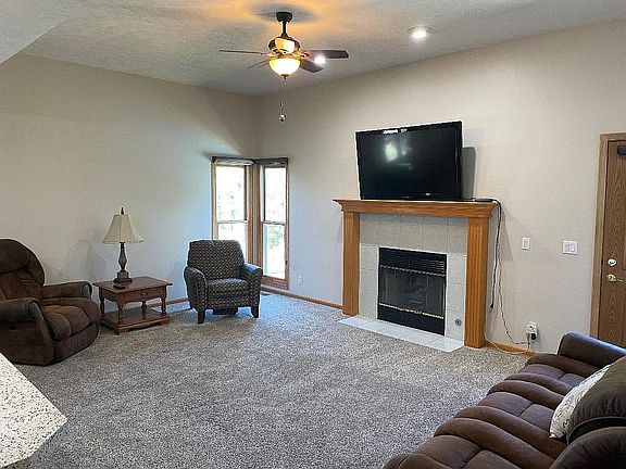 5th image of 2606 Duane Ave