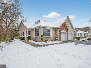 269 Meadowlark Dr, Hamilton, NJ 08690