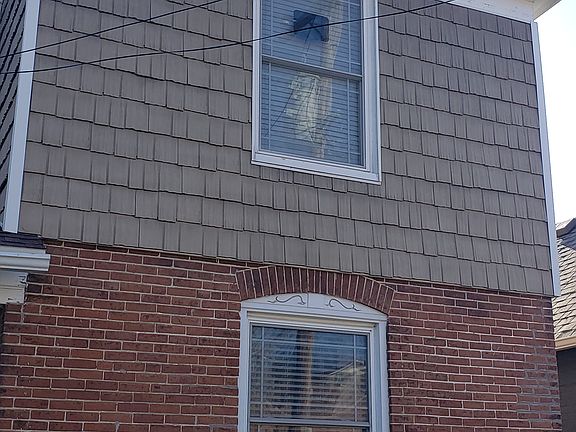 5th image of 1027 W Main St