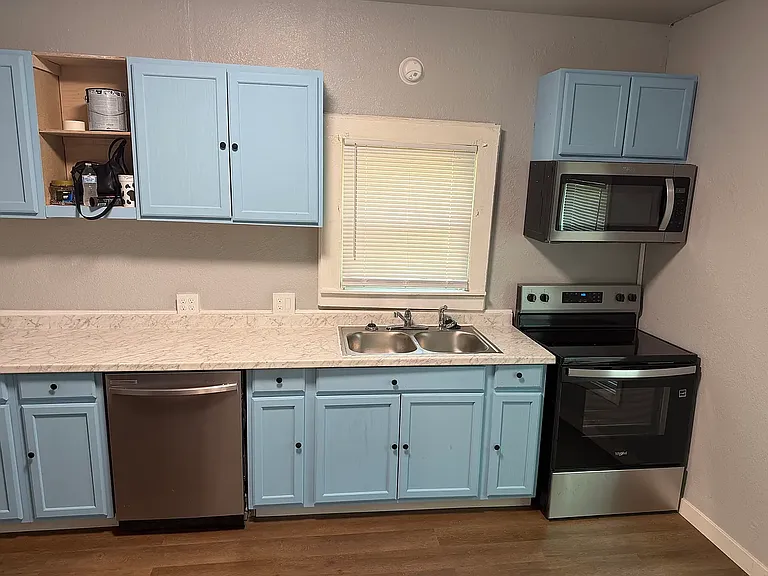 1304 E Clay St — Photo 10