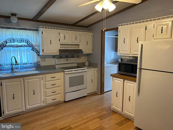 5th image of 102 Lariat Rd