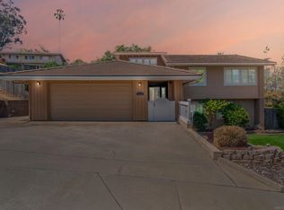 1116 Circle Dr, Escondido, CA 92025