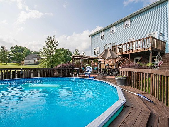 3rd image of 425 Clubside Dr