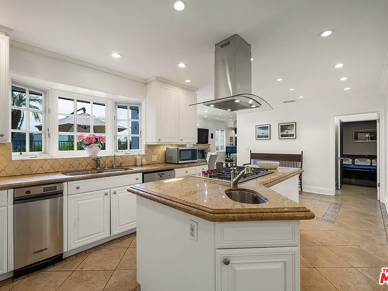 9023 Alto Cedro Dr — Photo 30